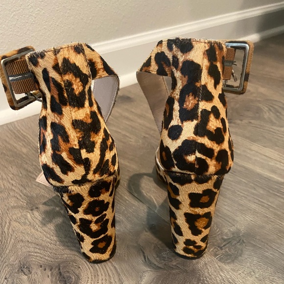 pointed toe heels - Picture 2 of 6